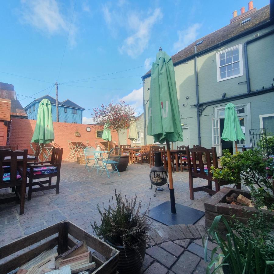 The Quay Hotel Faversham Buitenkant foto