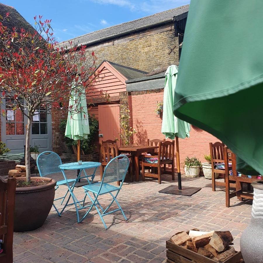 The Quay Hotel Faversham Buitenkant foto